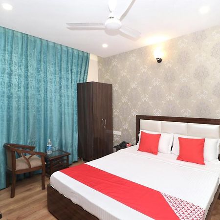 Oyo 18476Woods Inn Zirakpur Exterior photo