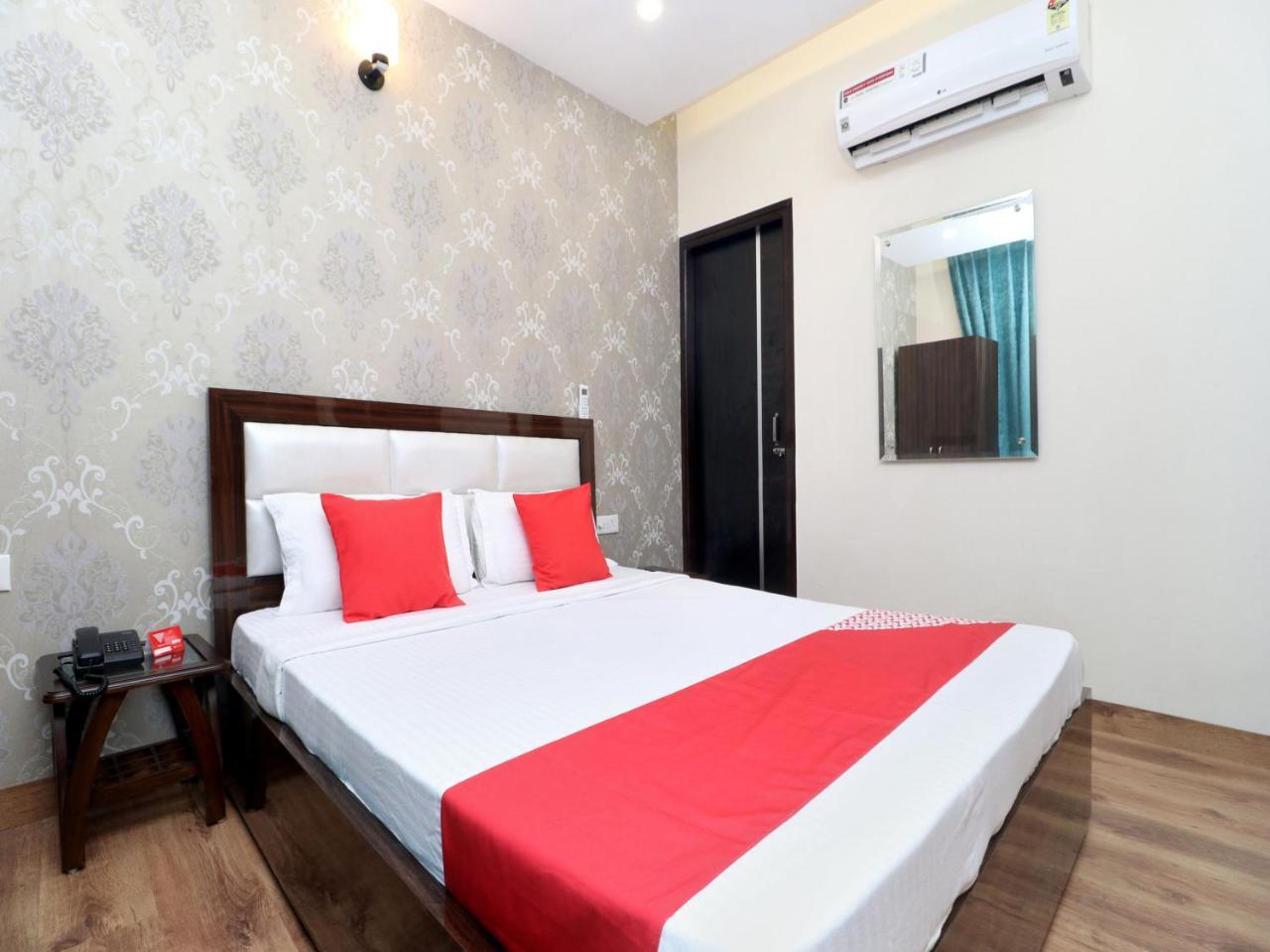 Oyo 18476Woods Inn Zirakpur Exterior photo